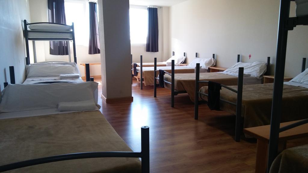Alma Del Camino - Rooms & Albergue Sarria Exterior photo