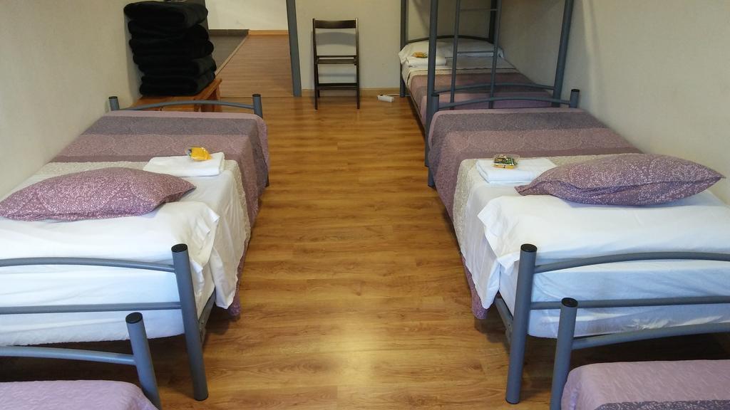 Alma Del Camino - Rooms & Albergue Sarria Exterior photo