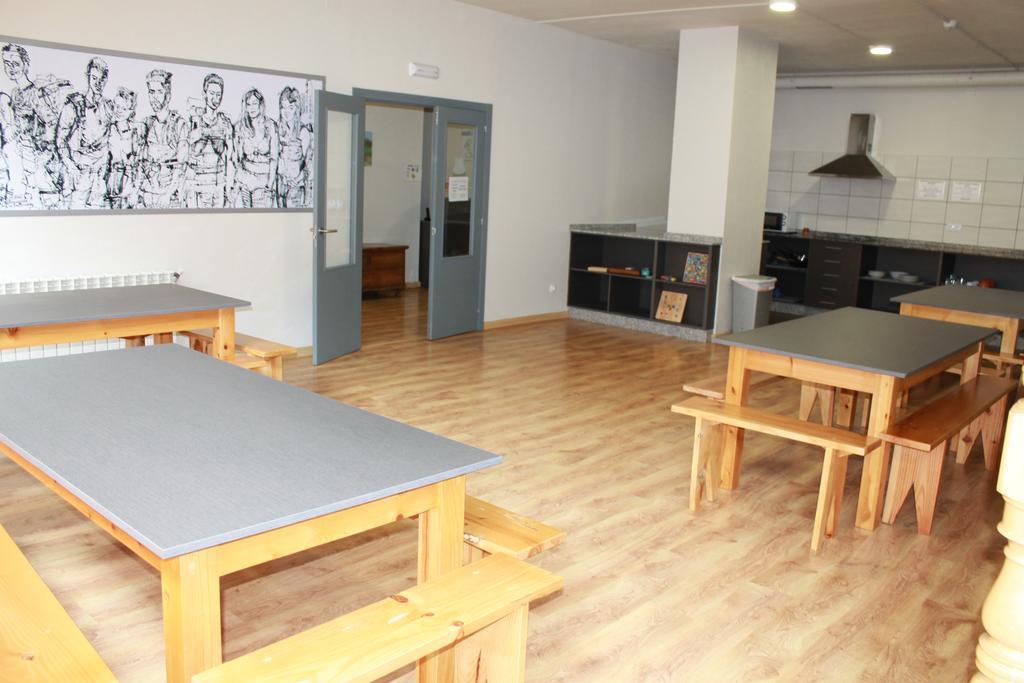 Alma Del Camino - Rooms & Albergue Sarria Exterior photo