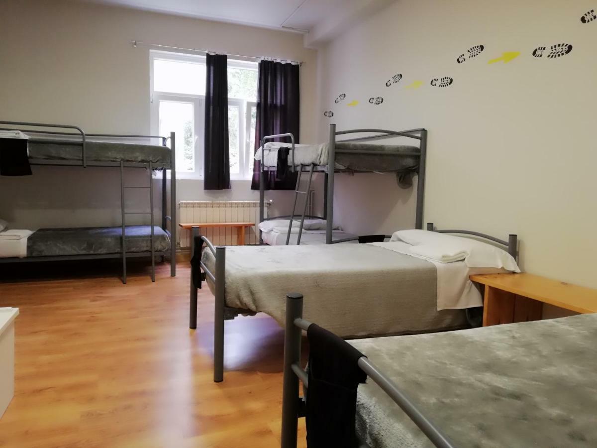 Alma Del Camino - Rooms & Albergue Sarria Exterior photo